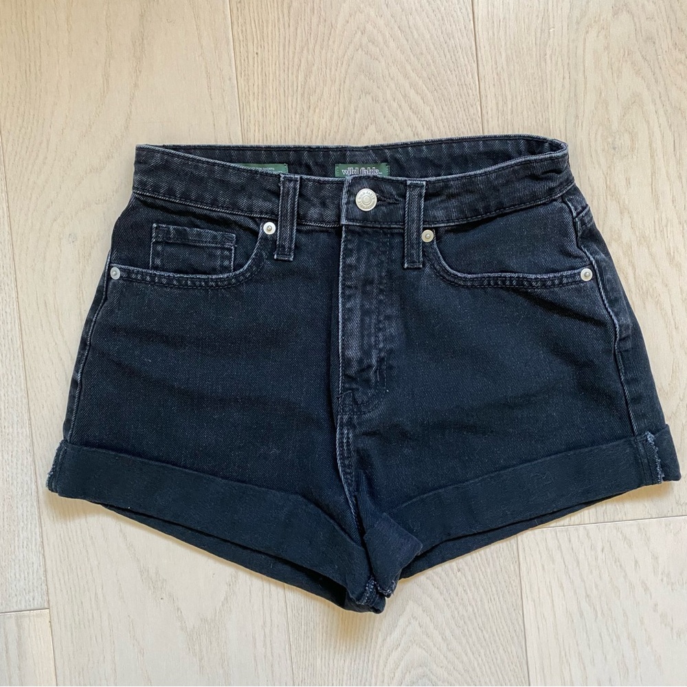 Wild Fable Women’s Super-High Rise Rolled Cuff Mom Jeans Shorts, Black, Size 0